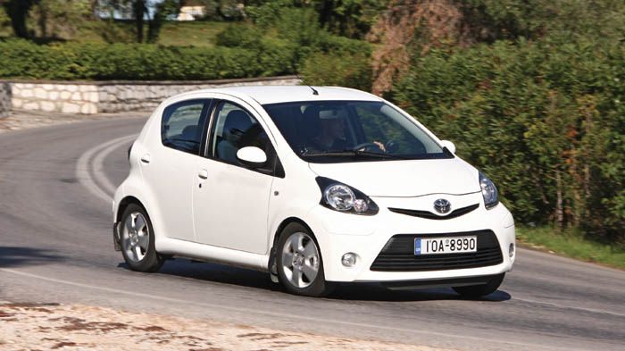 Το Aygo είναι το πιο ευέλικτο και συμπεριφέρεται με ασφάλεια και προβλεψιμότητα στις στροφές. 